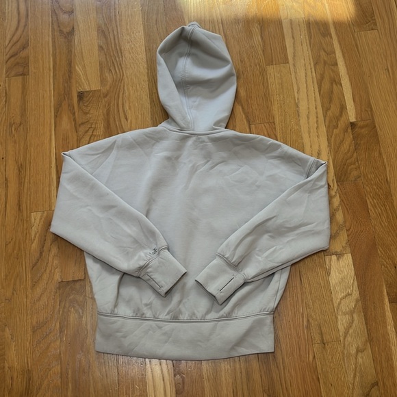 Light gray 1/2 zip front sweatshirt size 11/12 - Picture 4 of 4